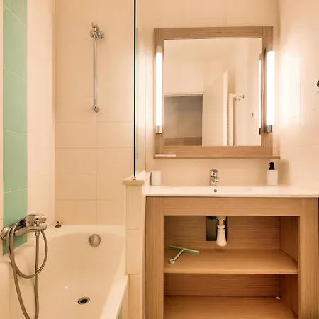 Apartment Saint-raphael Valescure - Maeva - 4 Personnes - Selection Mae-6151 *